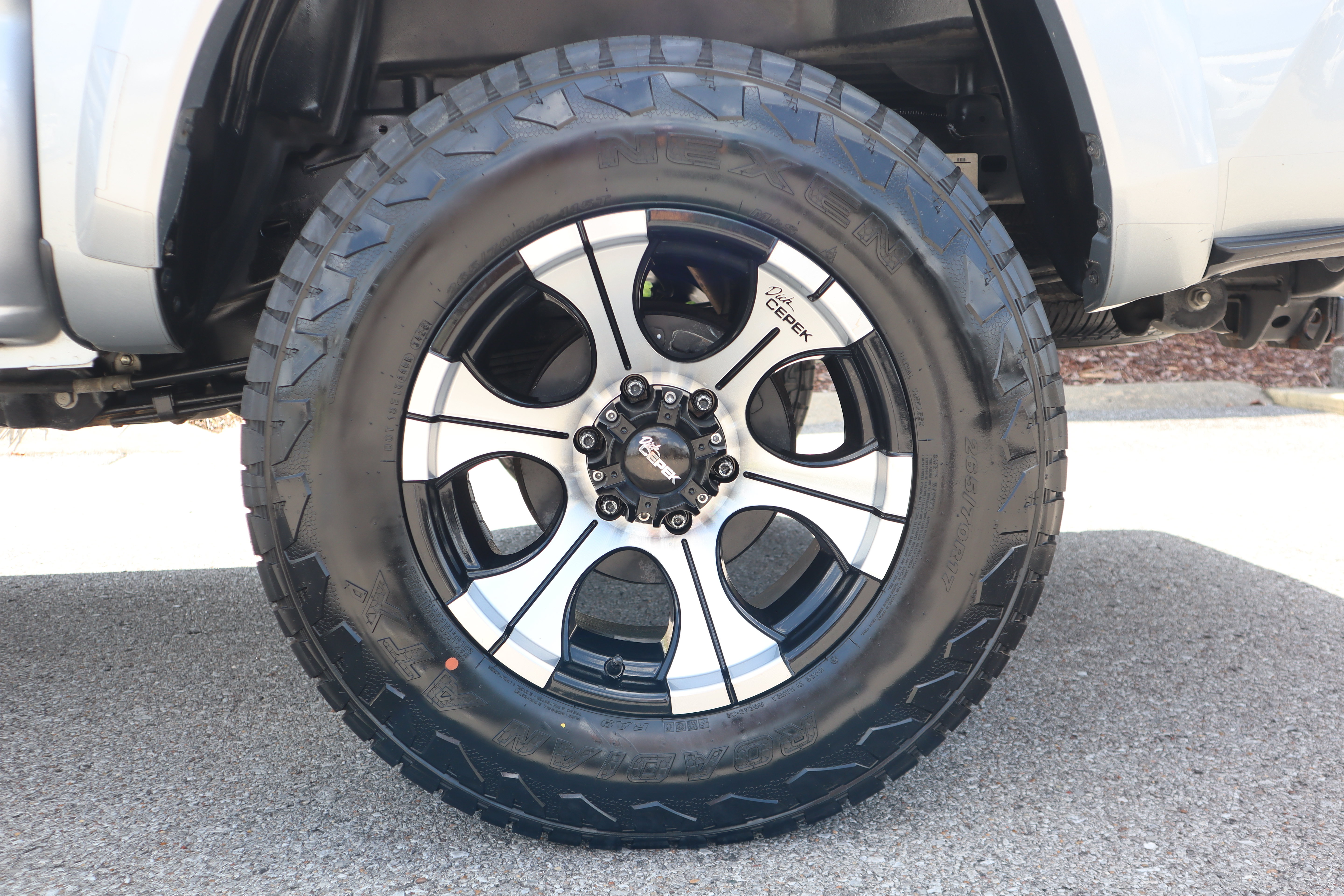 Used 2022 Toyota Tacoma TRD Sport AWD/4WD image 12