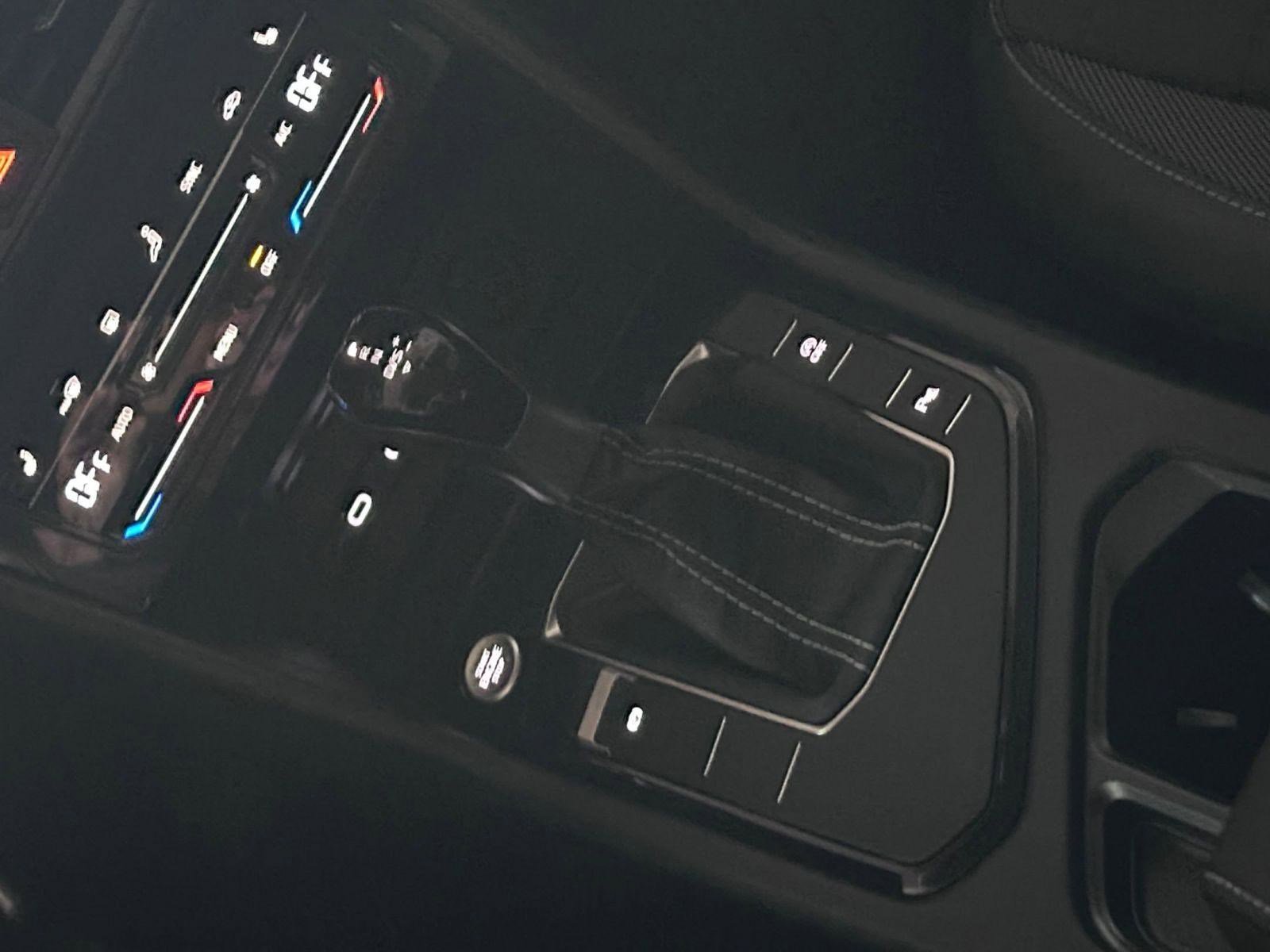 New 2026 Volkswagen Taos SE image 16