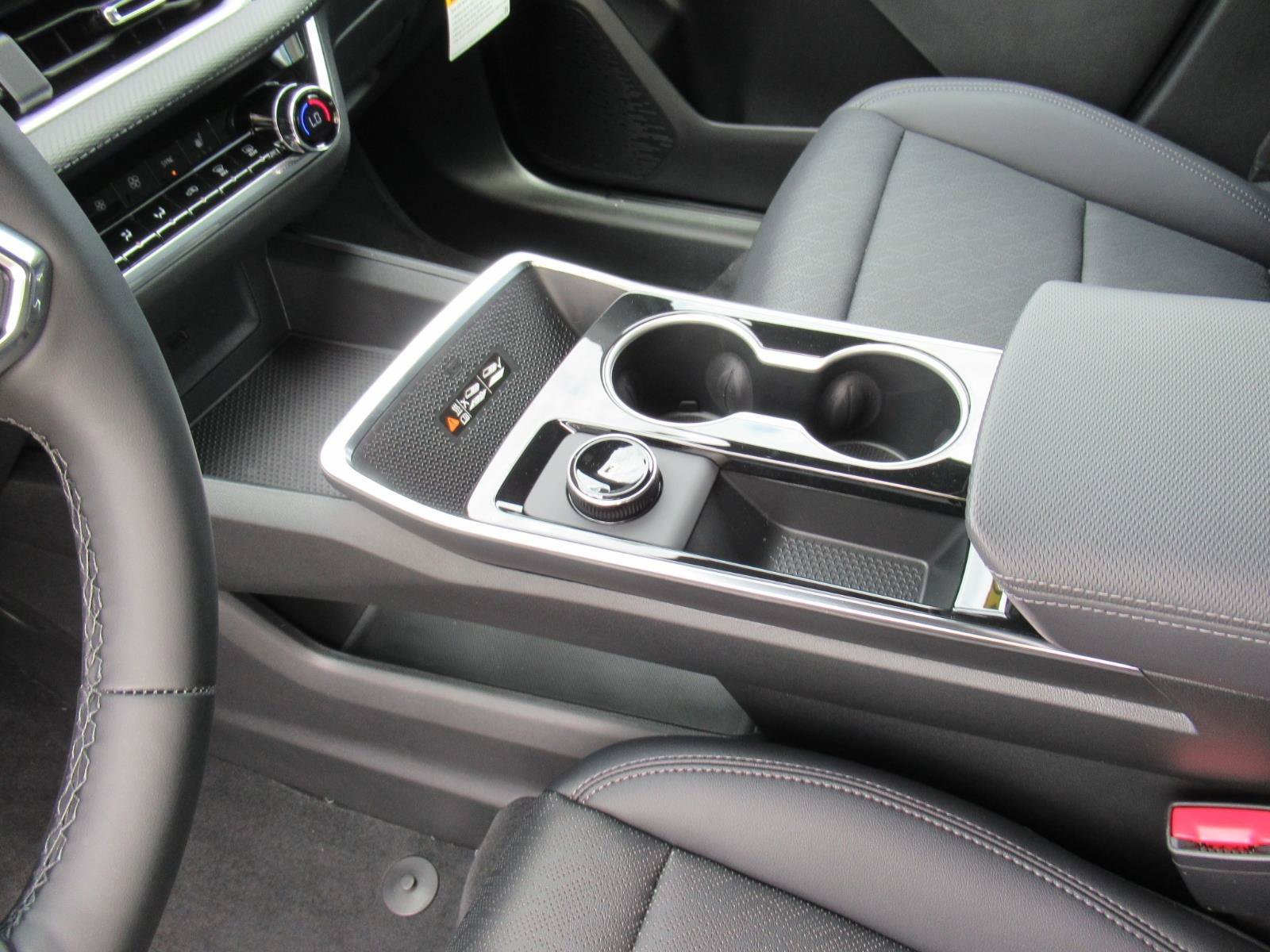 Used 2026 Chevrolet Equinox LT w/ Convenience Package II FWD image 18
