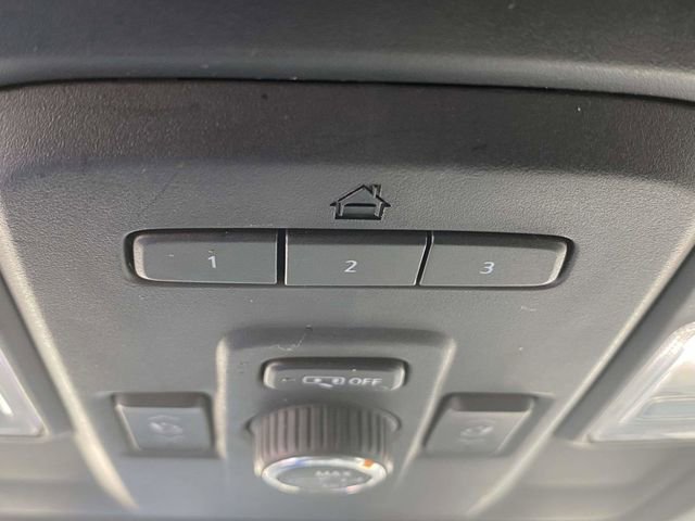 Used 2021 GMC Yukon SLT w/ SLT Luxury Package image 35