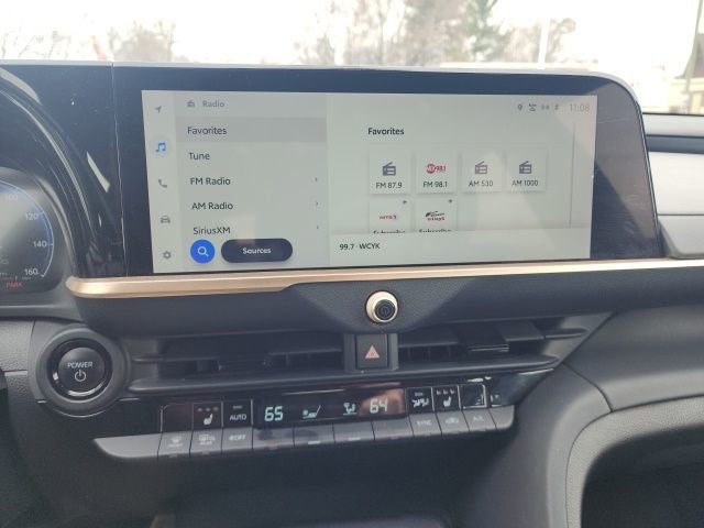 Used 2023 Toyota Crown XLE image 18