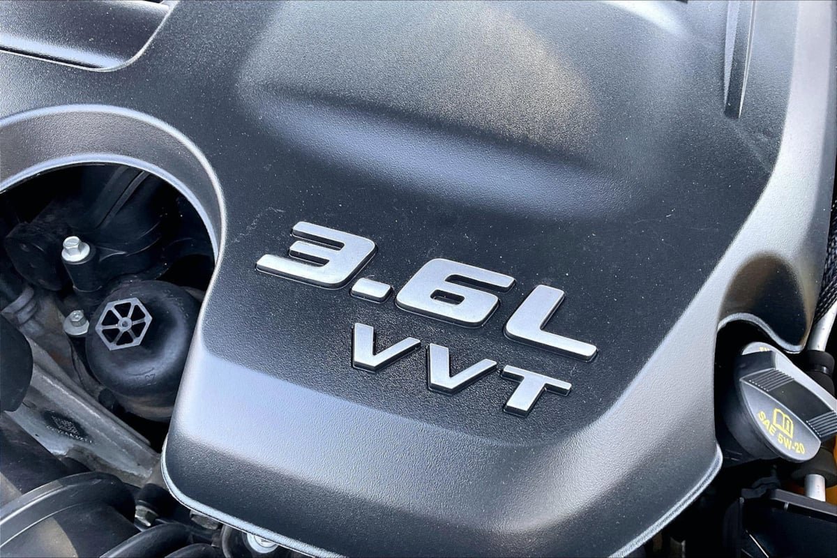Used 2020 Dodge Challenger SXT w/ Blacktop Package RWD image 33