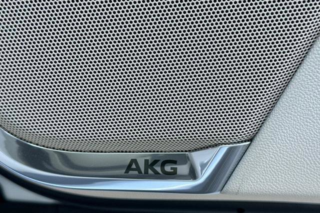 New 2026 Cadillac Escalade ESV Platinum Sport w/ LPO, ONYX Package image 22