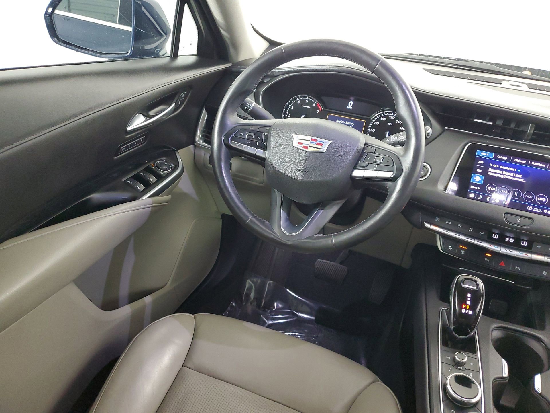 Used 2020 Cadillac XT4 Premium Luxury image 46