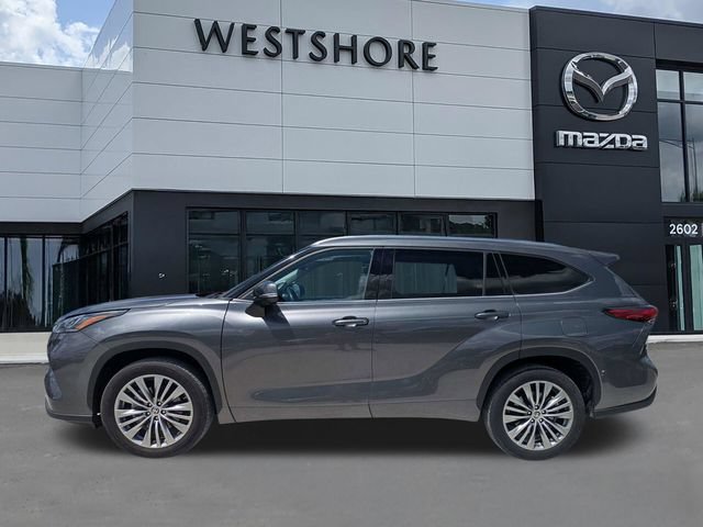 Used 2021 Toyota Highlander Platinum FWD image 6