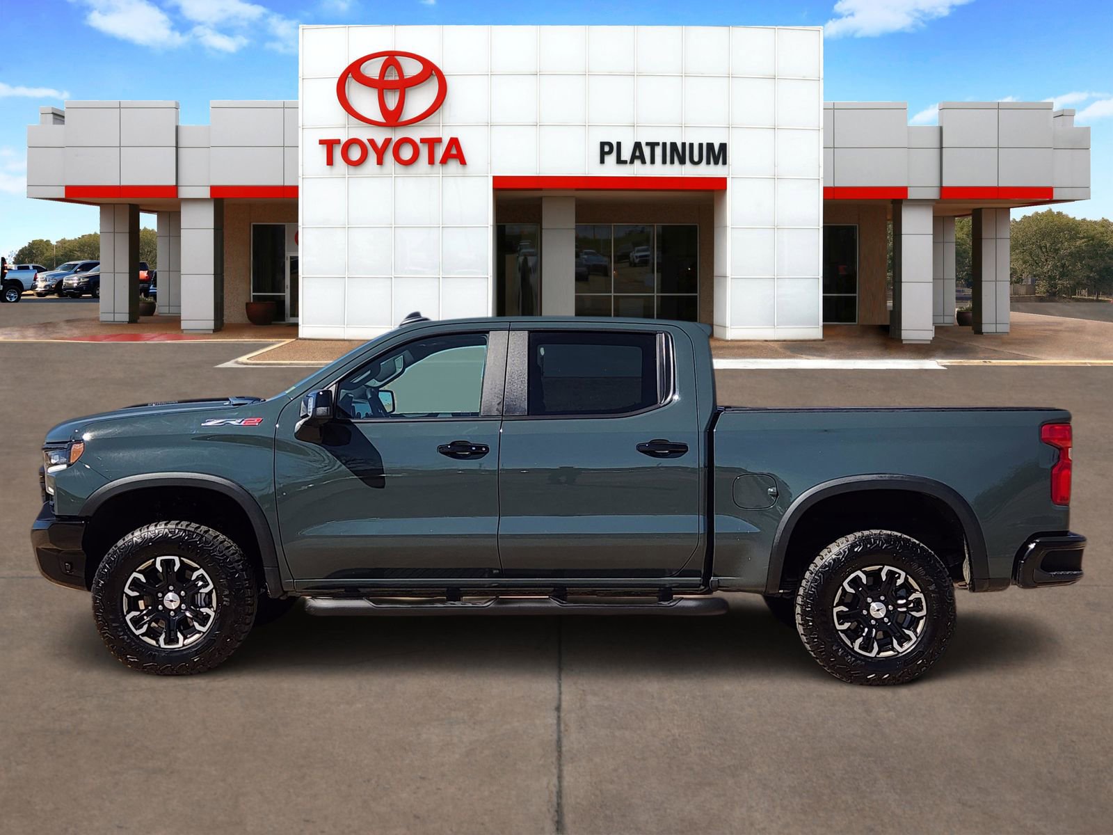 Used 2025 Chevrolet Silverado 1500 ZR2 w/ Technology Package image 3