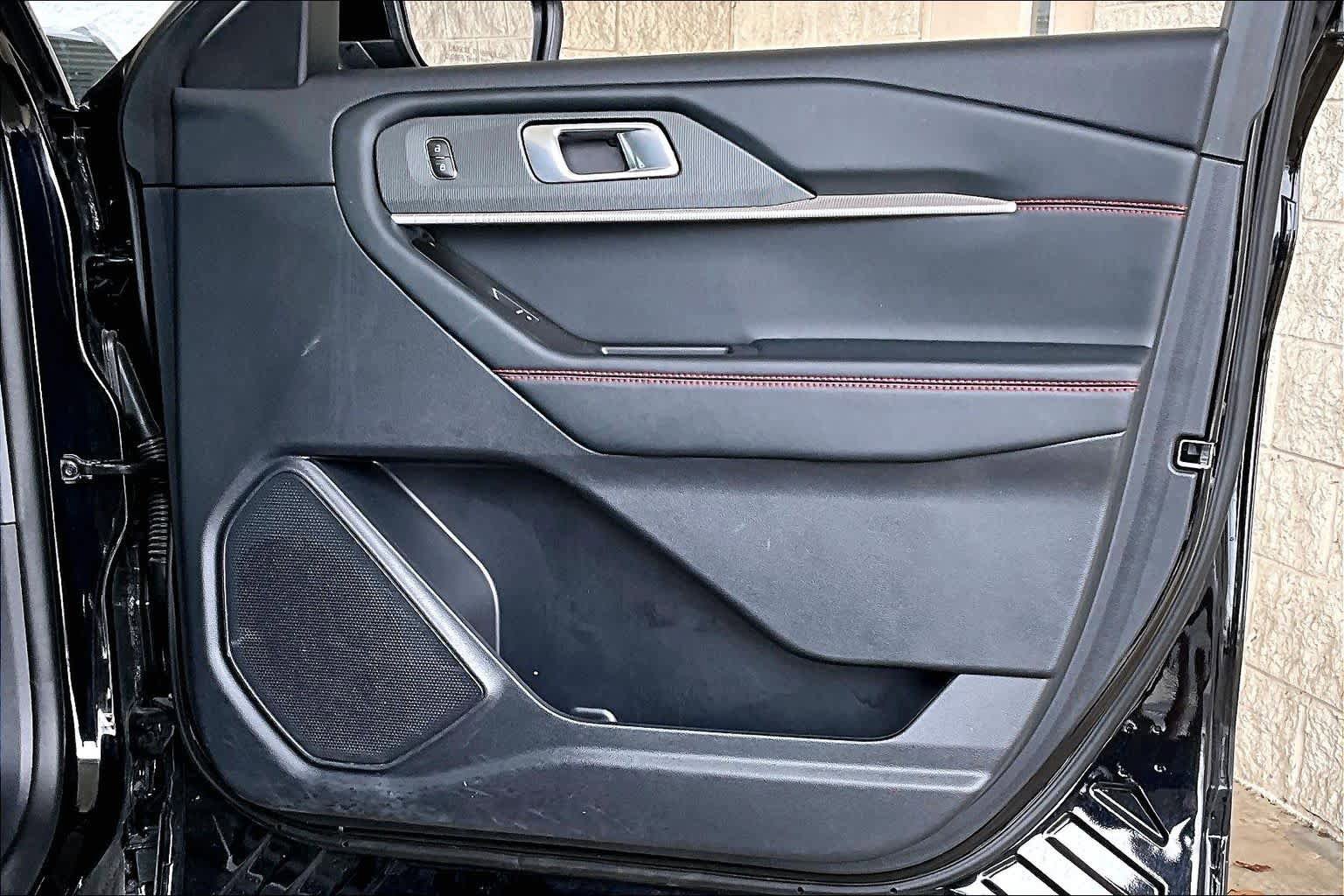 Certified 2025 Ford Explorer ST-Line AWD/4WD image 22