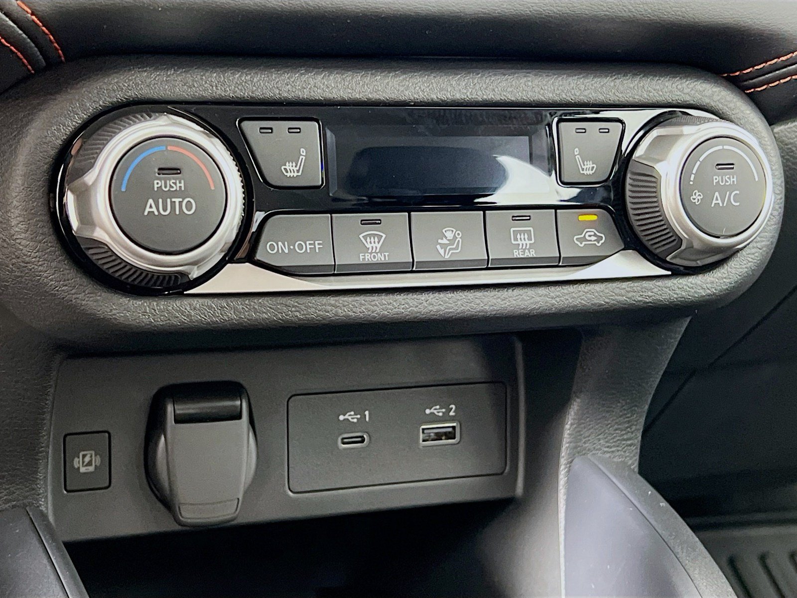 New 2025 Nissan Versa SR w/ Trunk Package FWD image 9