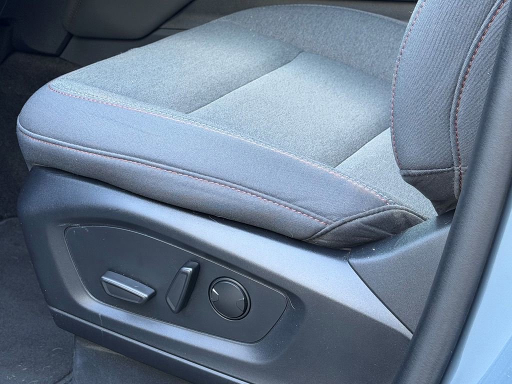 Used 2025 Ford Explorer Active AWD/4WD image 21