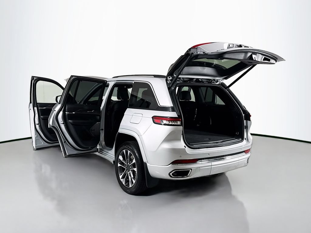 Used 2023 Jeep Grand Cherokee Overland w/ Advanced Protech Group III AWD/4WD image 28