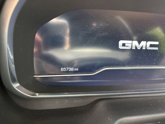 Used 2022 GMC Yukon SLE w/ Gmc Pro Safety Plus Package AWD/4WD image 5