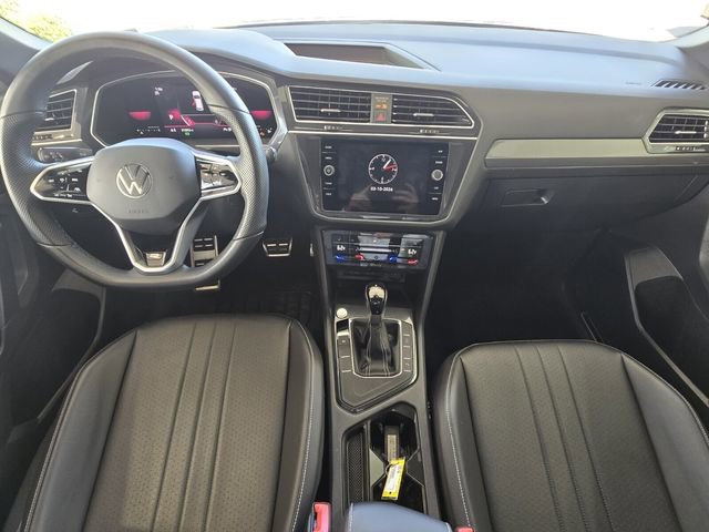 Certified 2022 Volkswagen Tiguan SE R-Line image 16