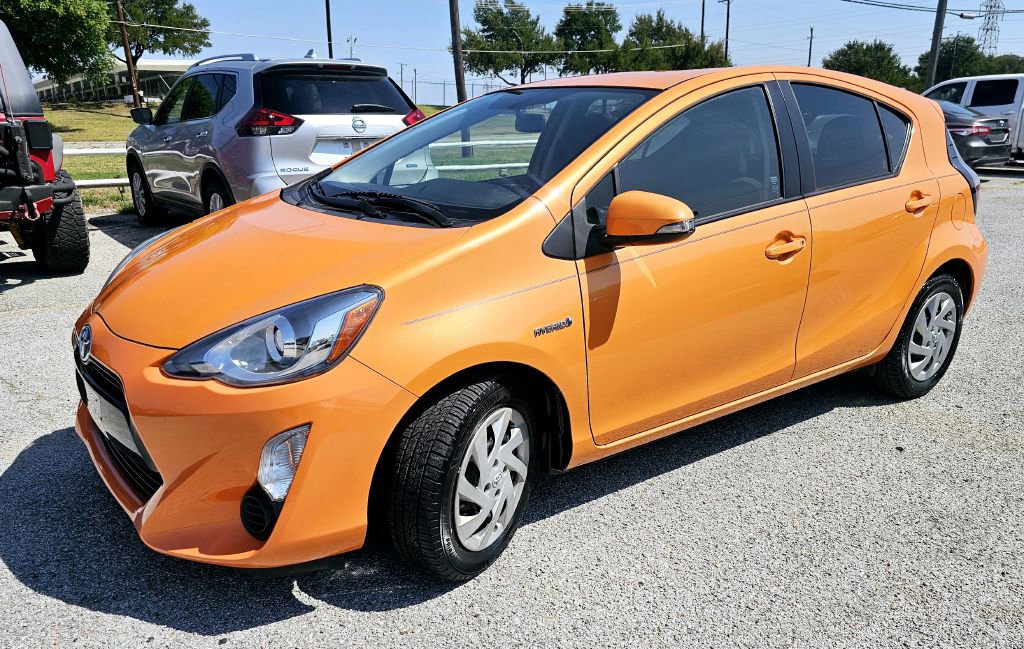 Used 2015 Toyota Prius C image 2