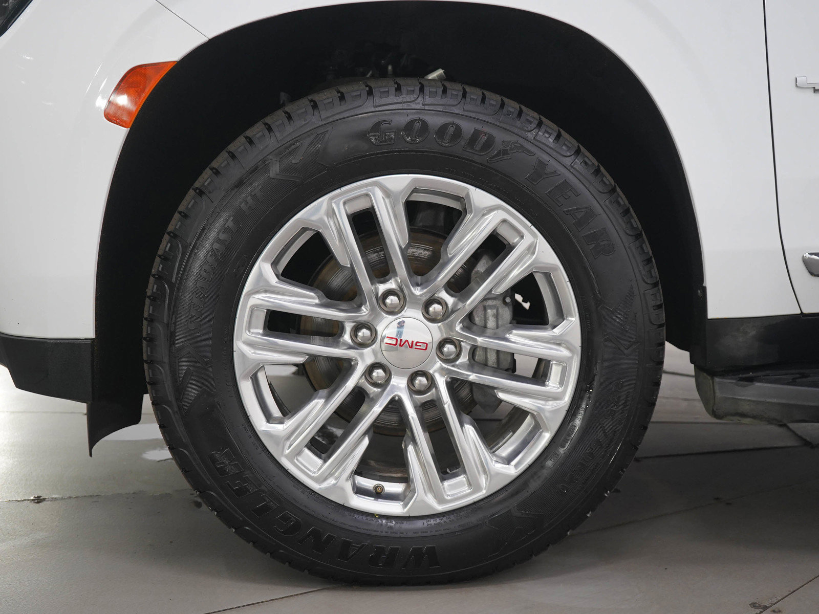 Used 2023 GMC Yukon SLT image 35