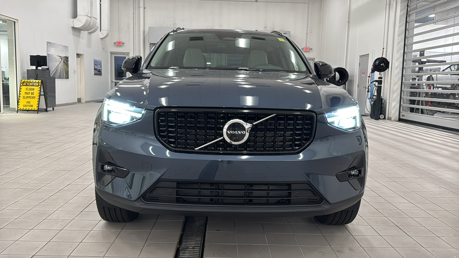 New 2026 Volvo XC40 B5 Ultra w/ Climate Package AWD/4WD image 10