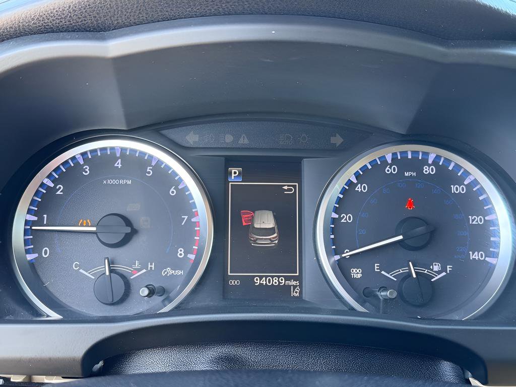 Used 2017 Toyota Highlander Plus FWD image 8