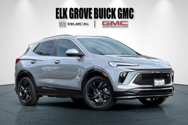 Used 2024 Buick Encore GX Sport Touring FWD image 2