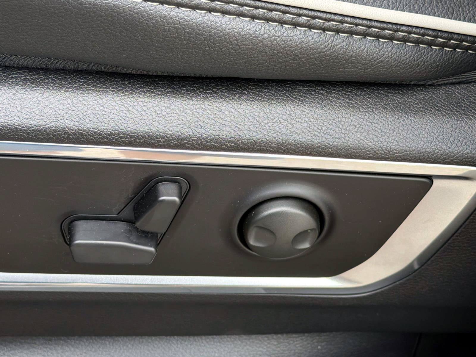 New 2026 RAM 1500 Laramie w/ Night Edition AWD/4WD image 15