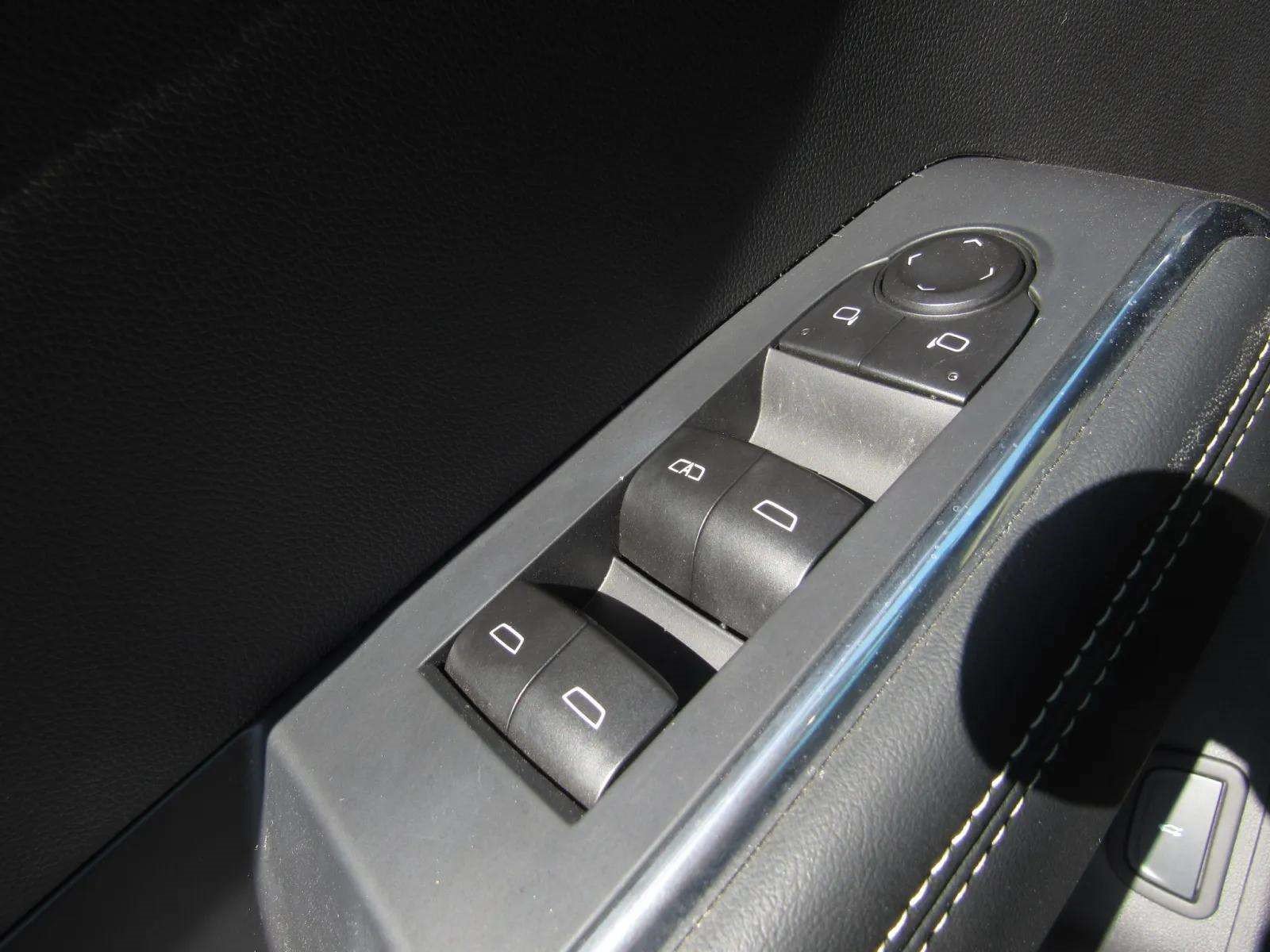Used 2026 GMC Acadia Elevation FWD image 22