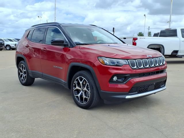 Used 2025 Jeep Compass Limited AWD/4WD image 3
