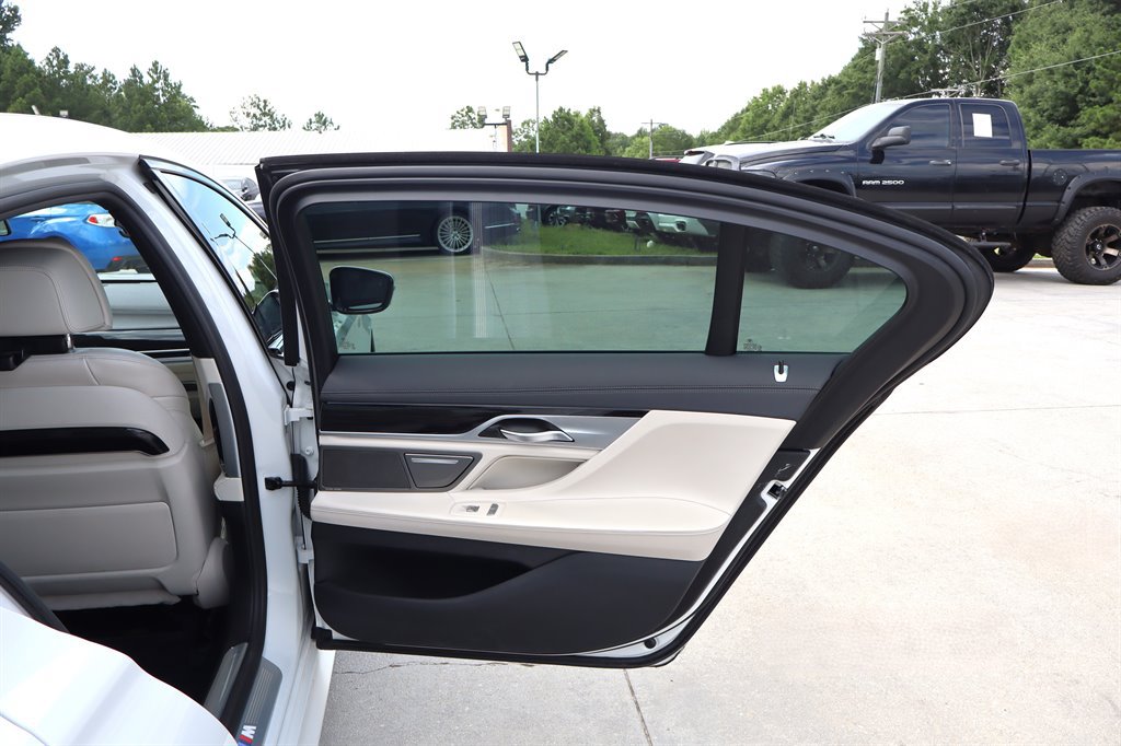 Used 2020 BMW 740i w/ M Sport Package RWD image 45
