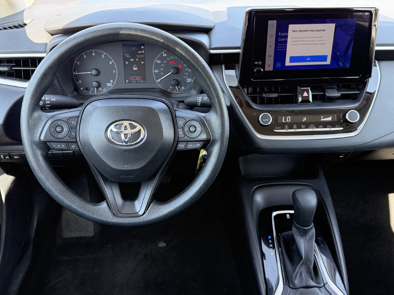 Used 2025 Toyota Corolla LE FWD image 11