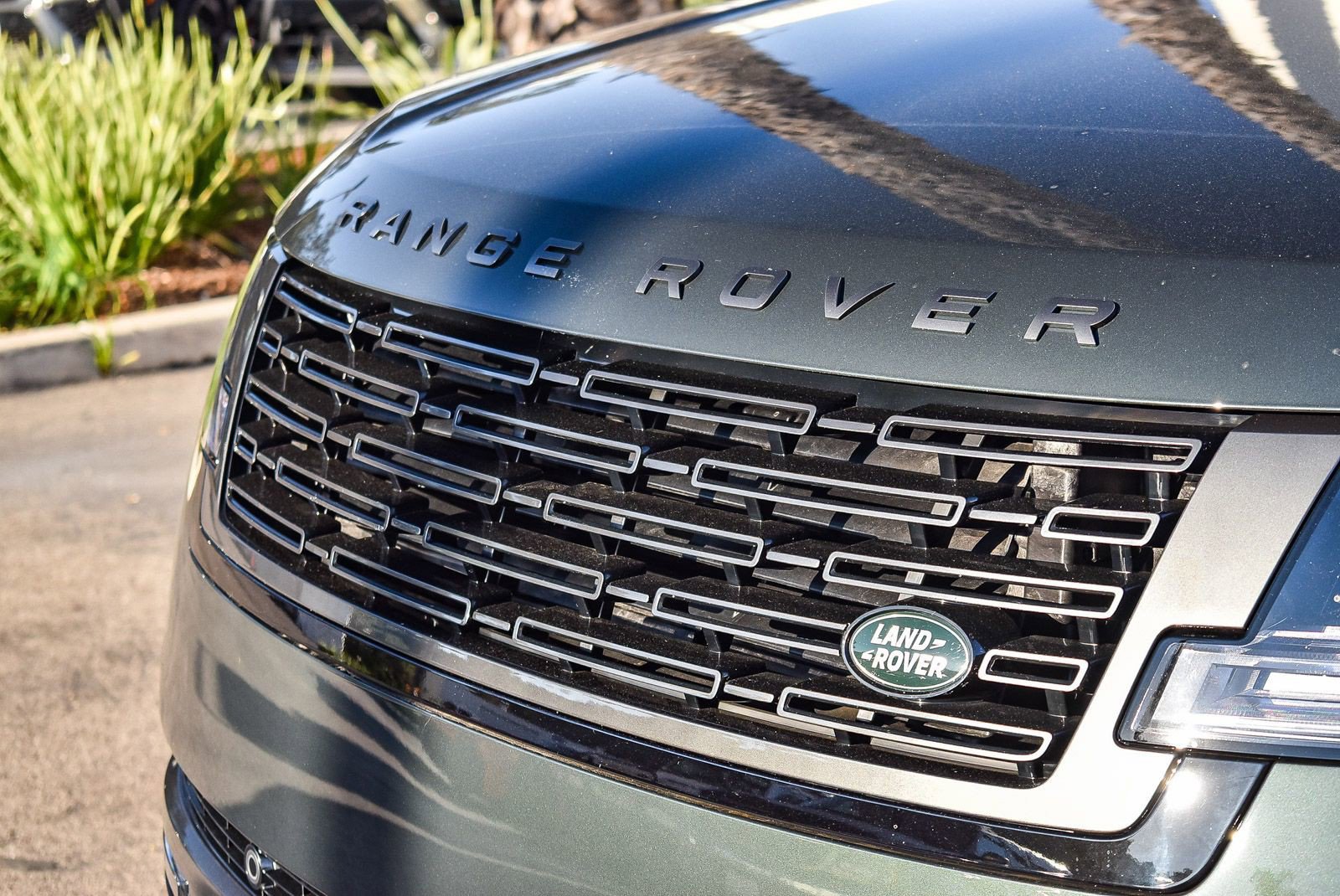 Used 2025 Land Rover Range Rover SE image 10