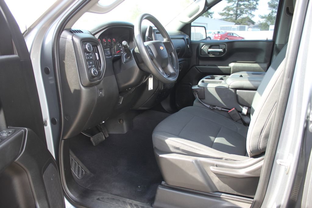 Used 2020 Chevrolet Silverado 1500 Custom w/ Custom Value Package image 12