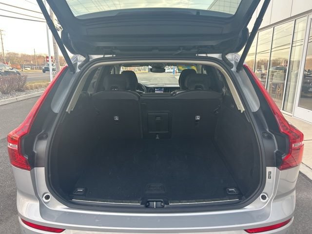 Certified 2025 Volvo XC60 B5 Plus AWD/4WD image 11