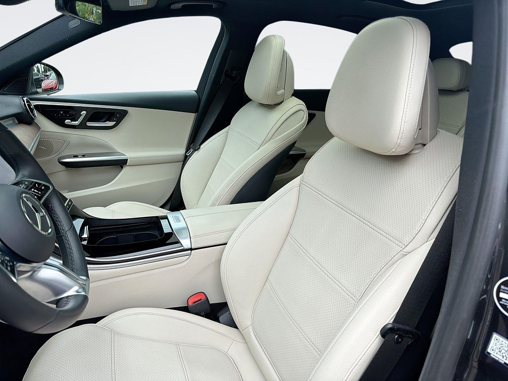 Used 2024 Mercedes-Benz C 300 Sedan image 23