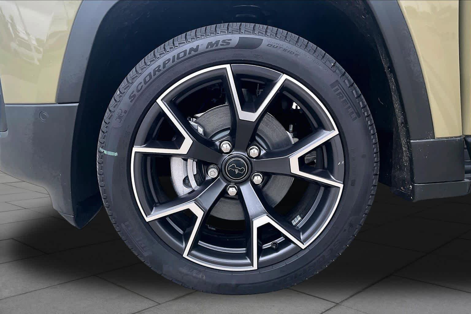 New 2026 Jeep Cherokee Overland w/ Advanced Pro Tech Group AWD/4WD image 11