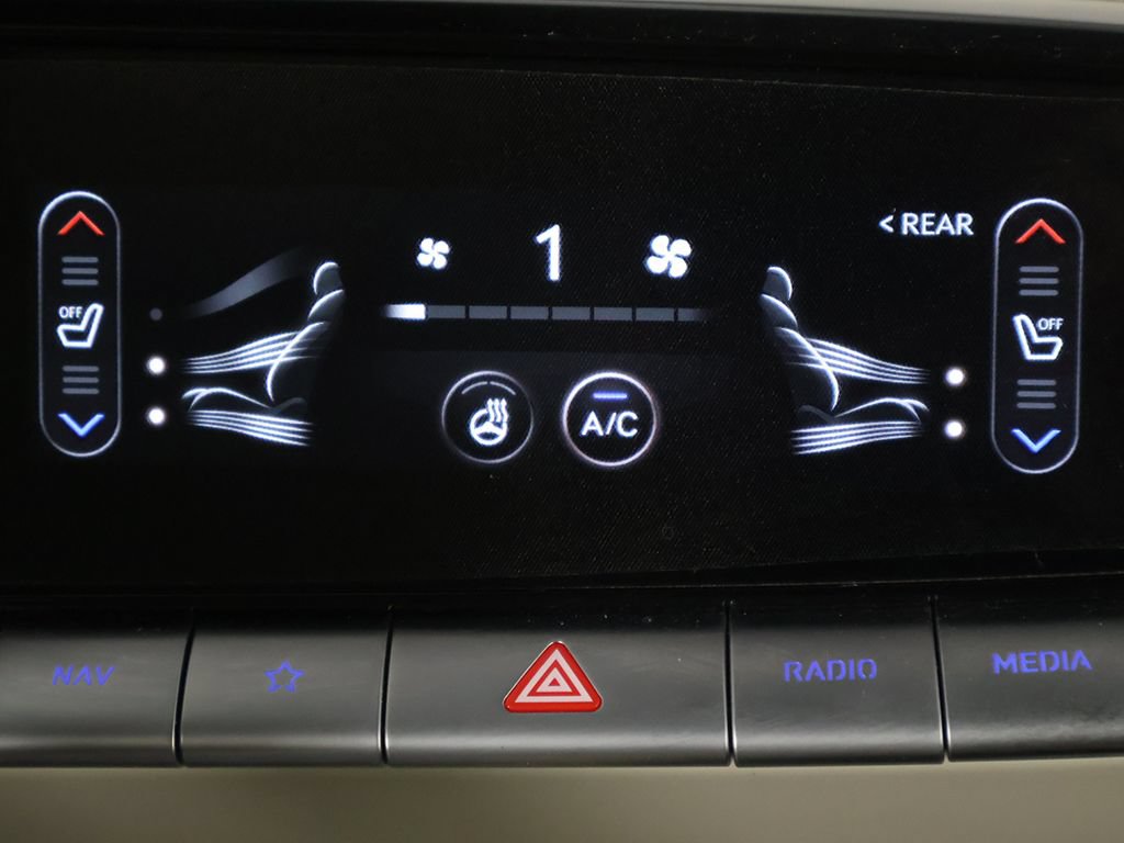 Used 2023 Genesis GV70 2.5T w/ Select Package AWD/4WD image 44