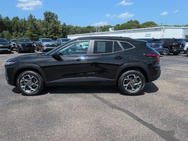 Used 2026 Chevrolet Trax LT w/ Driver Confidence Package FWD image 4