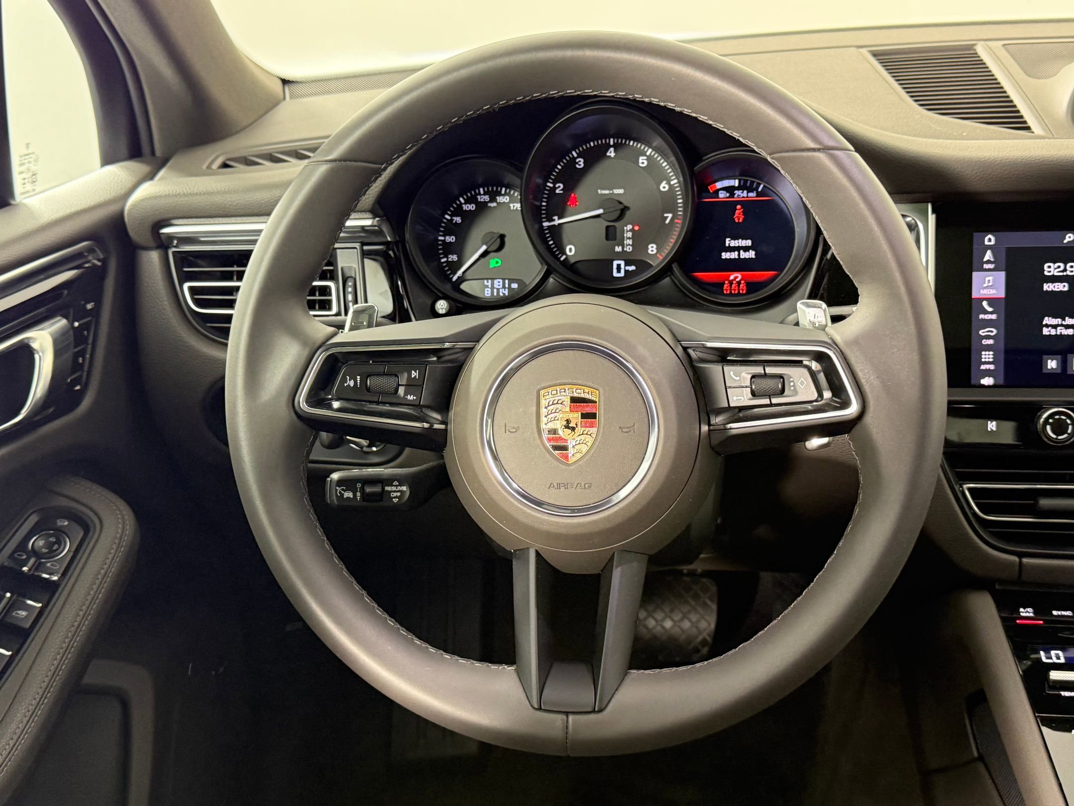 New 2025 Porsche Macan image 21