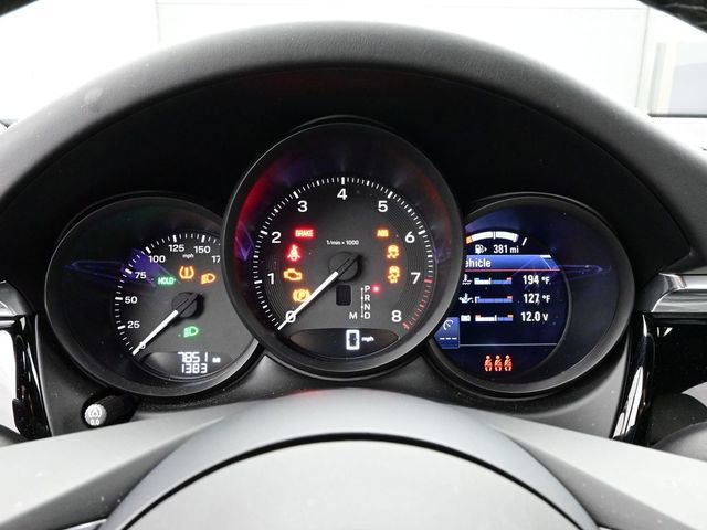 Certified 2025 Porsche Macan image 9
