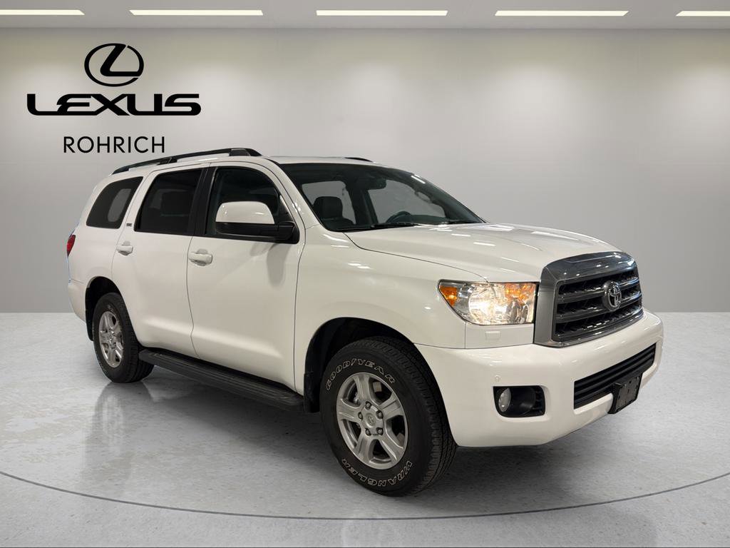 Used 2016 Toyota Sequoia SR5 w/ Premium Package image 4