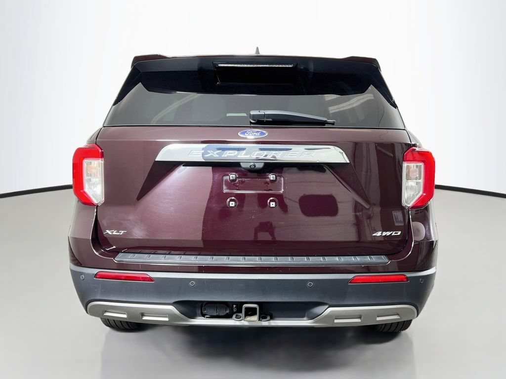 Certified 2023 Ford Explorer XLT w/ Equipment Group 202A AWD/4WD image 7