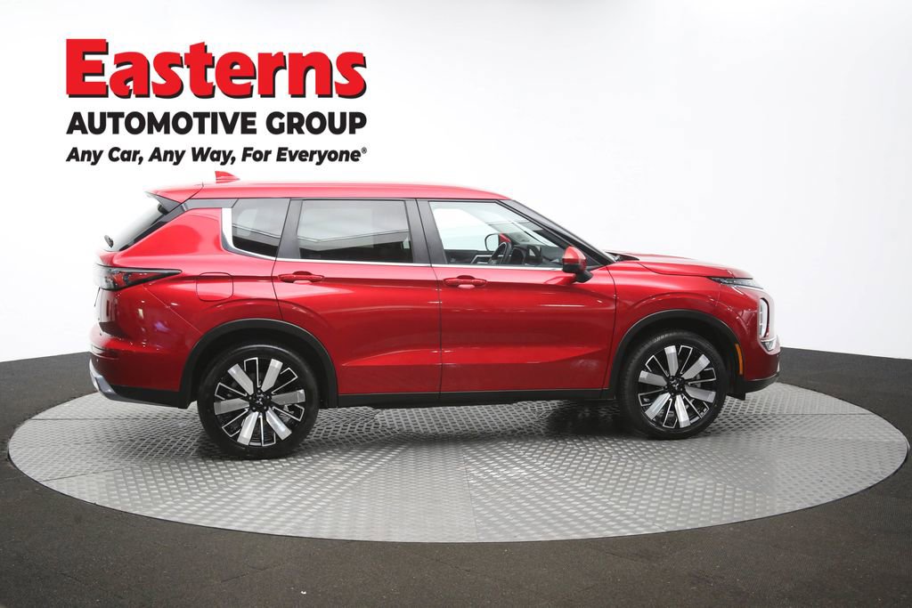 Used 2025 Mitsubishi Outlander SE FWD image 43