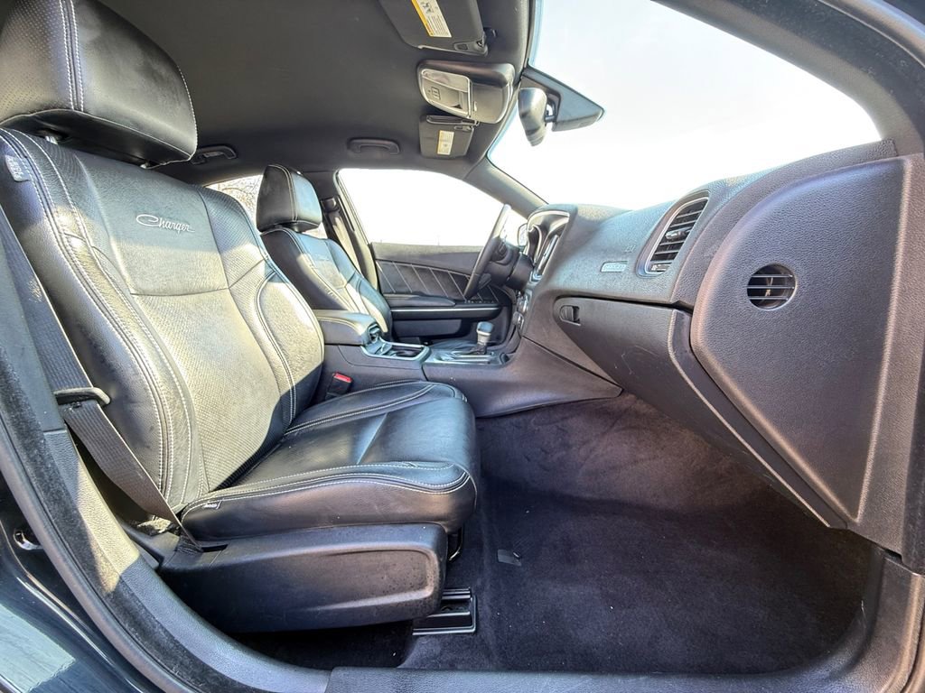 Used 2015 Dodge Charger R/T image 25