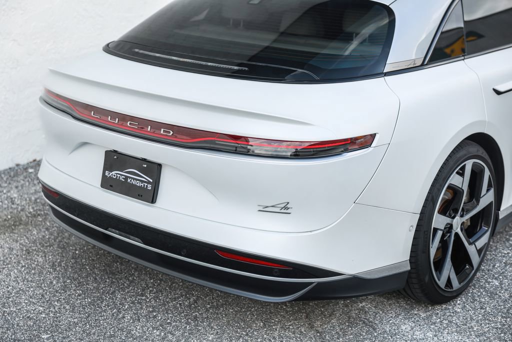 Used 2022 Lucid Air Dream Edition image 7