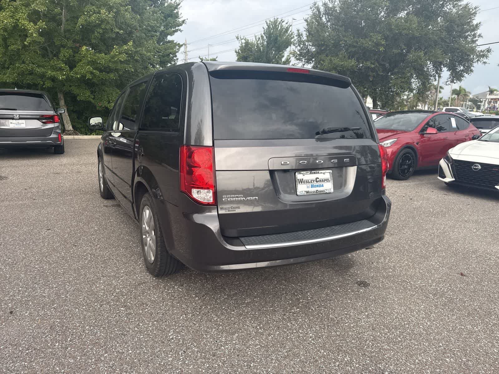 Used 2017 Dodge Grand Caravan SE w/ Power Window Group FWD image 4