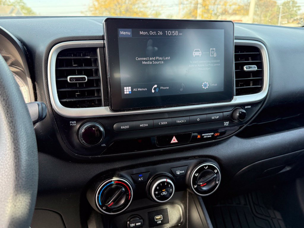 Used 2021 Hyundai Venue SE FWD image 19