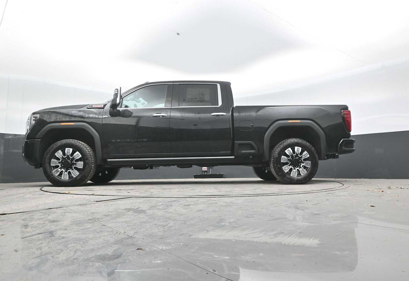 New 2026 GMC Sierra 2500 Denali w/ Denali Reserve Package AWD/4WD image 39