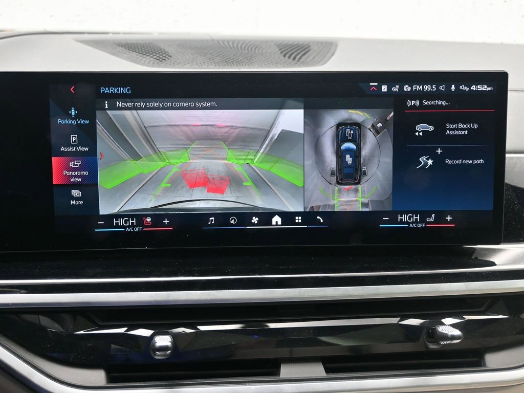 Used 2025 BMW X7 M60i image 18