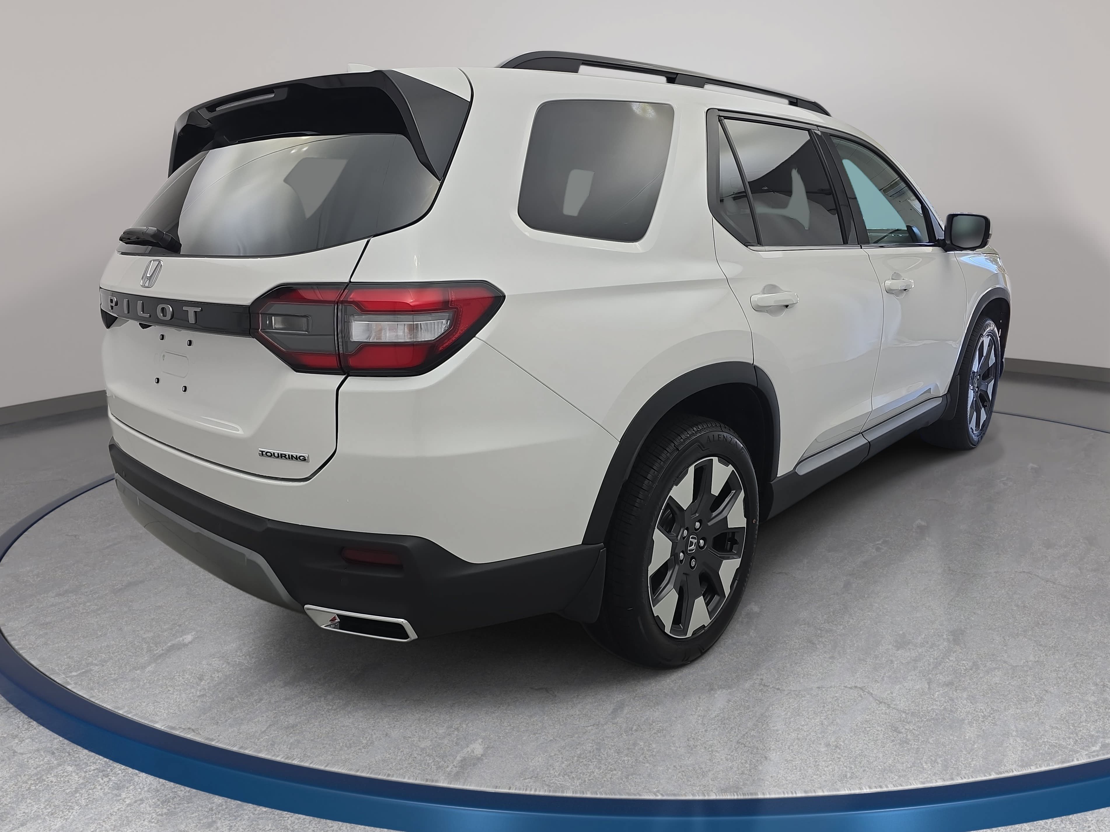 New 2026 Honda Pilot Touring image 5