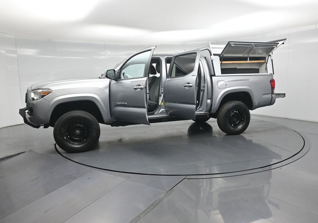 Used 2020 Toyota Tacoma SR5 AWD/4WD image 34