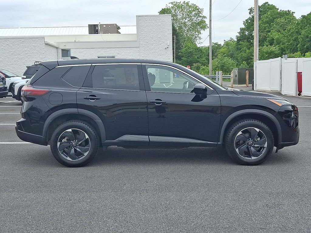 Used 2025 Nissan Rogue SV AWD/4WD image 7