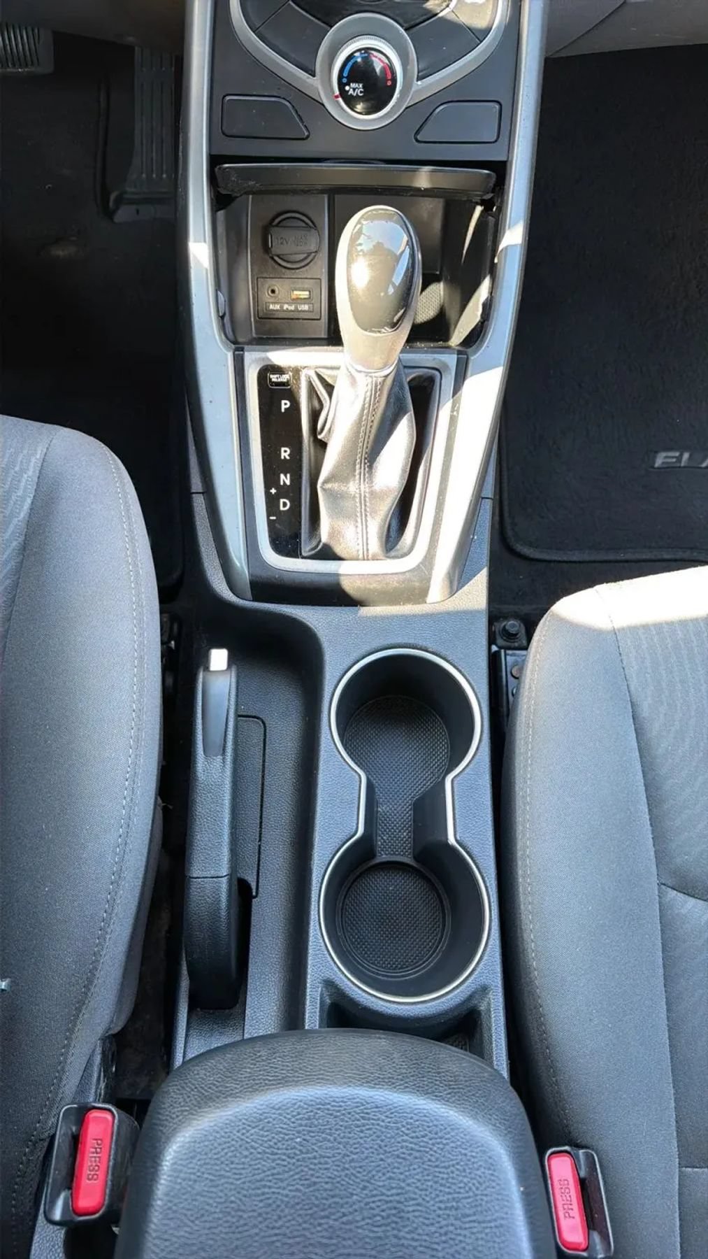 Used 2015 Hyundai Elantra SE FWD image 19