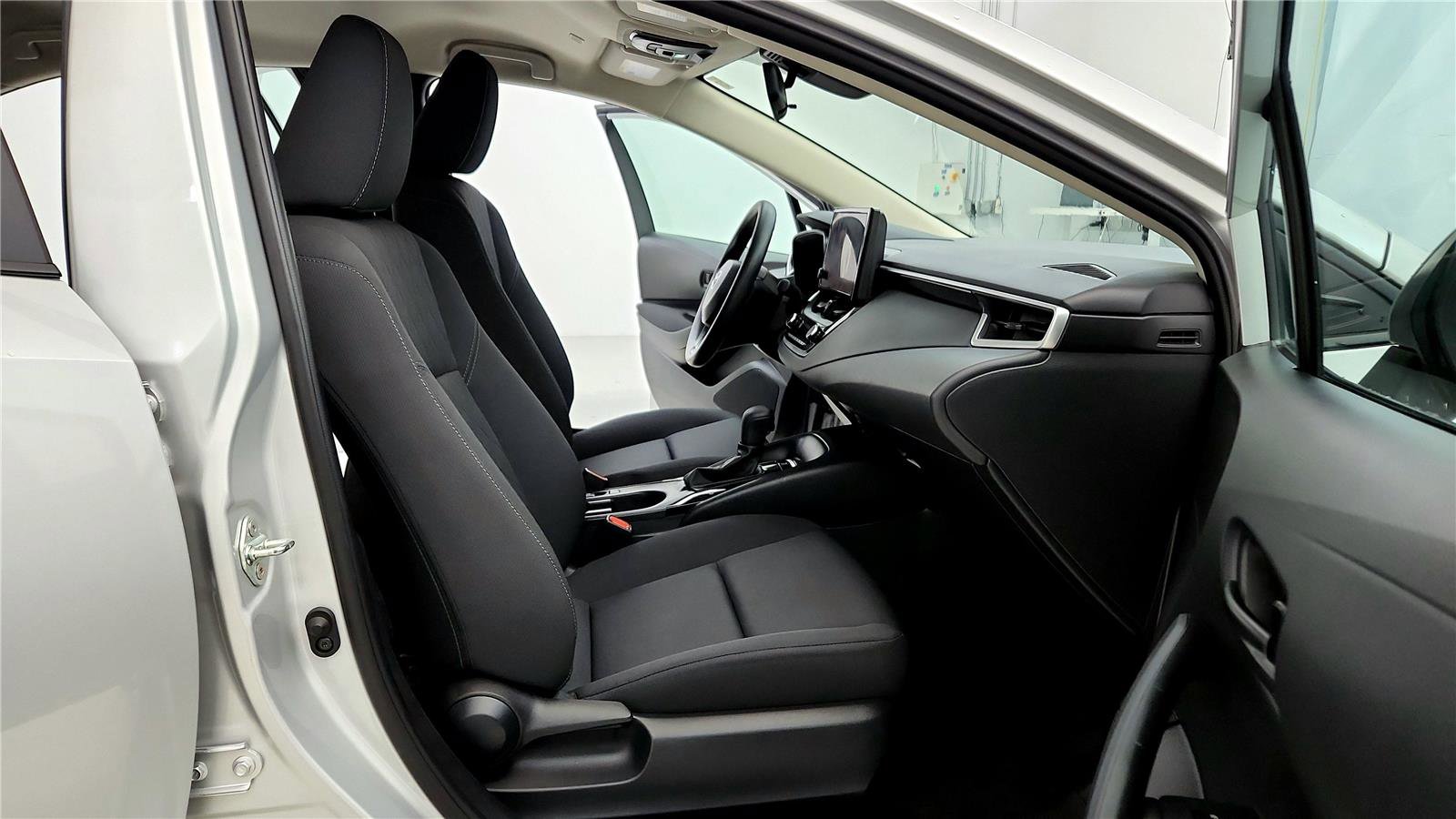 Used 2023 Toyota Corolla LE image 17