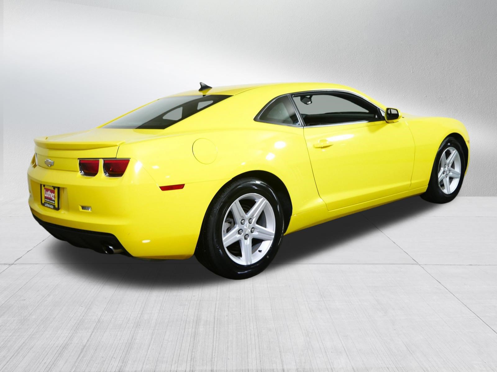 Used 2012 Chevrolet Camaro LT RWD image 7